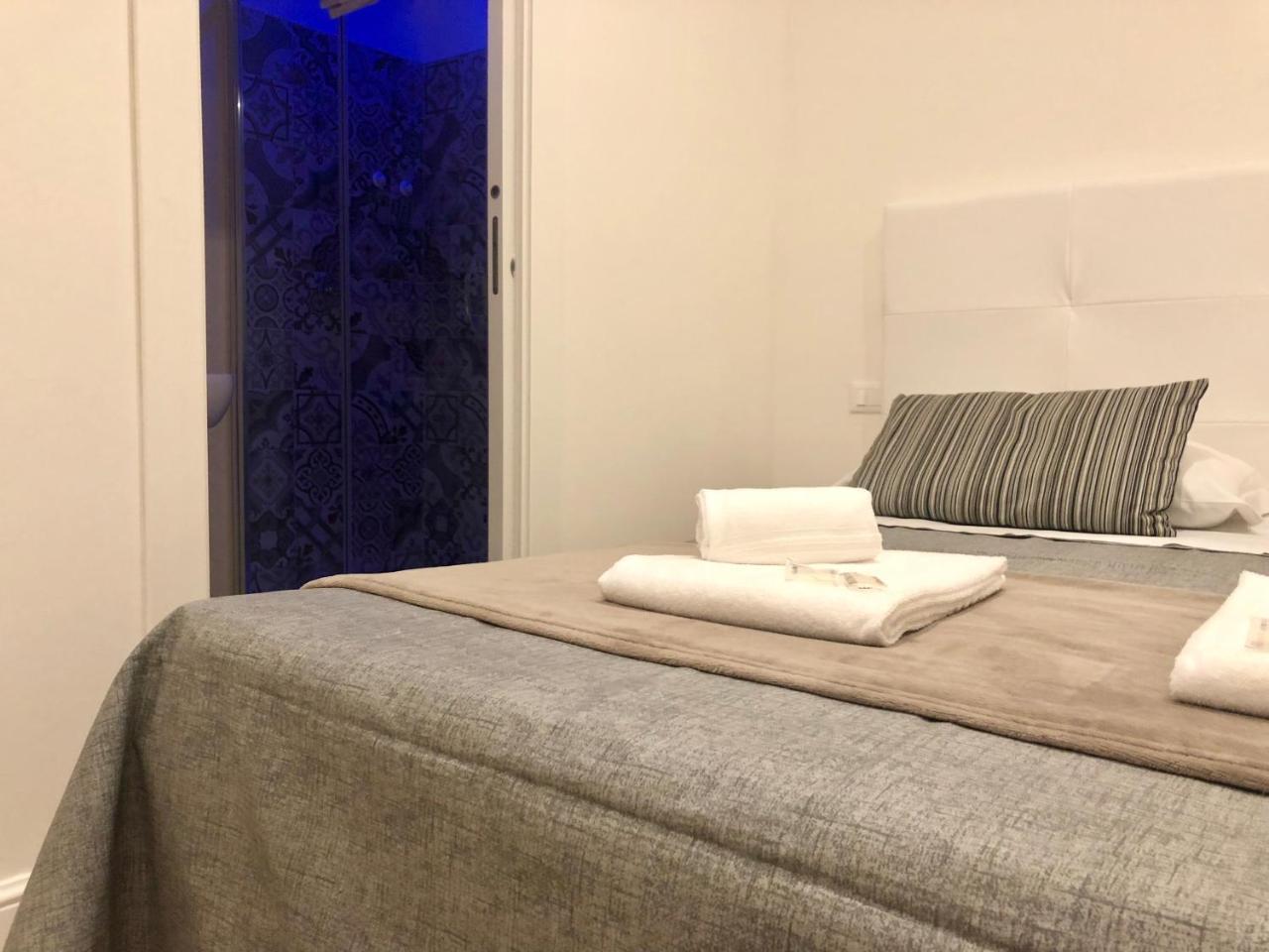 Charme Rooms Tarento Exterior foto