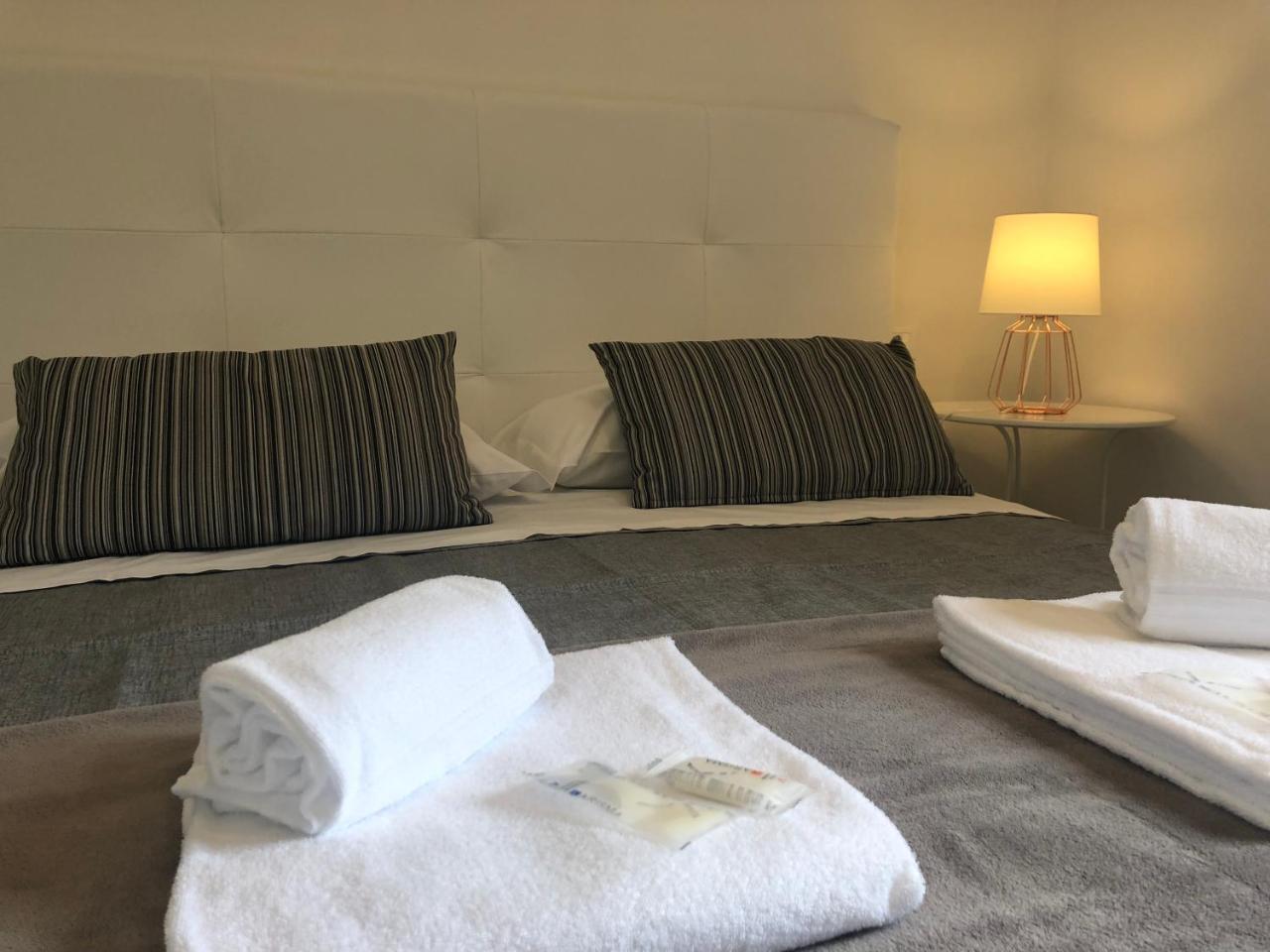 Charme Rooms Tarento Exterior foto