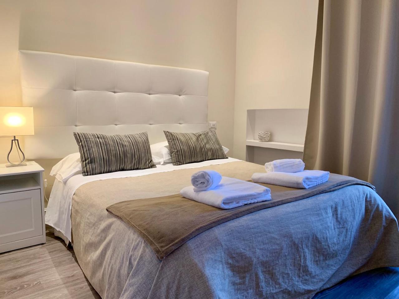 Charme Rooms Tarento Exterior foto